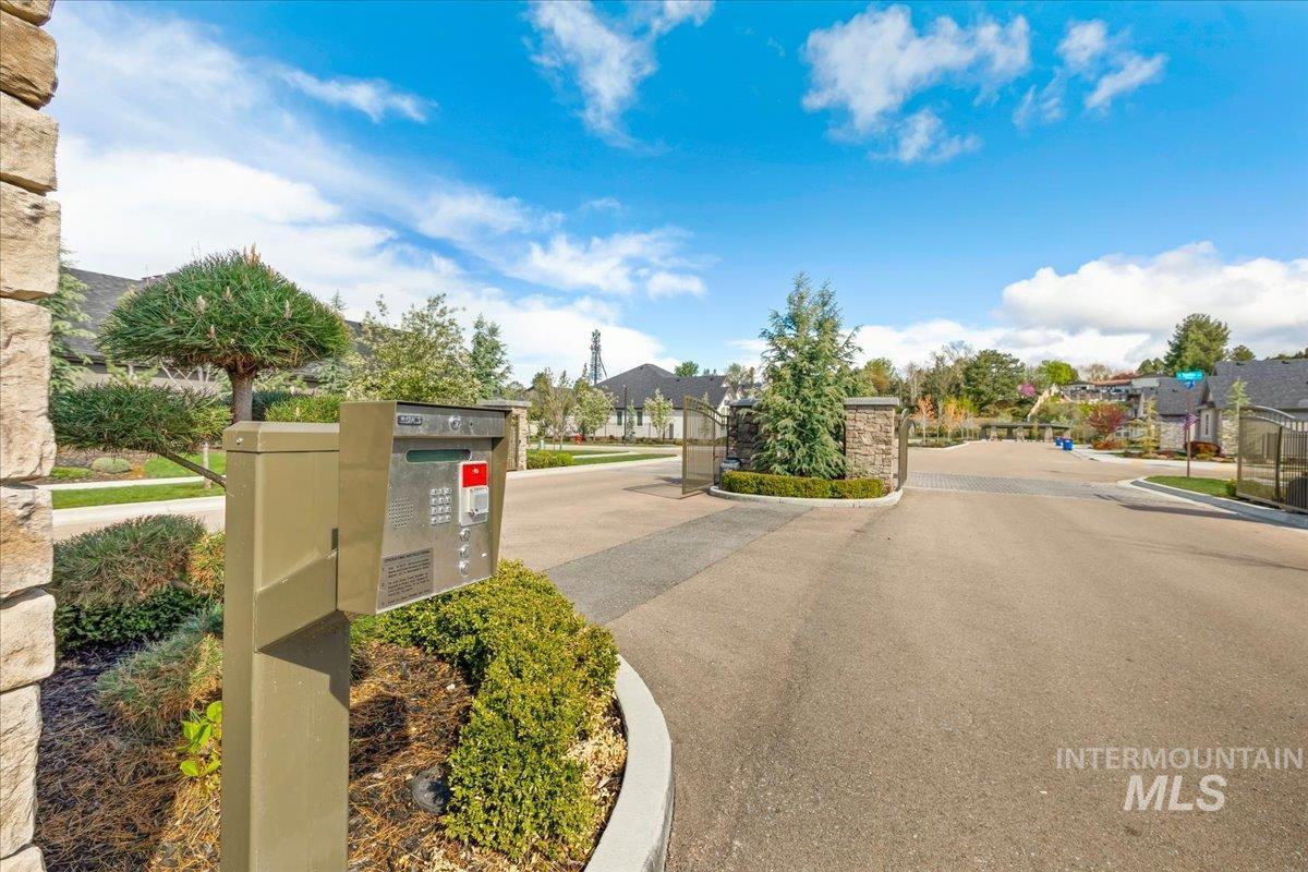 146 N Huntsman Ln, Eagle, Idaho 83616, 3 Bedrooms, 2 Bathrooms, Residential For Sale, Price $649,800, 98982768