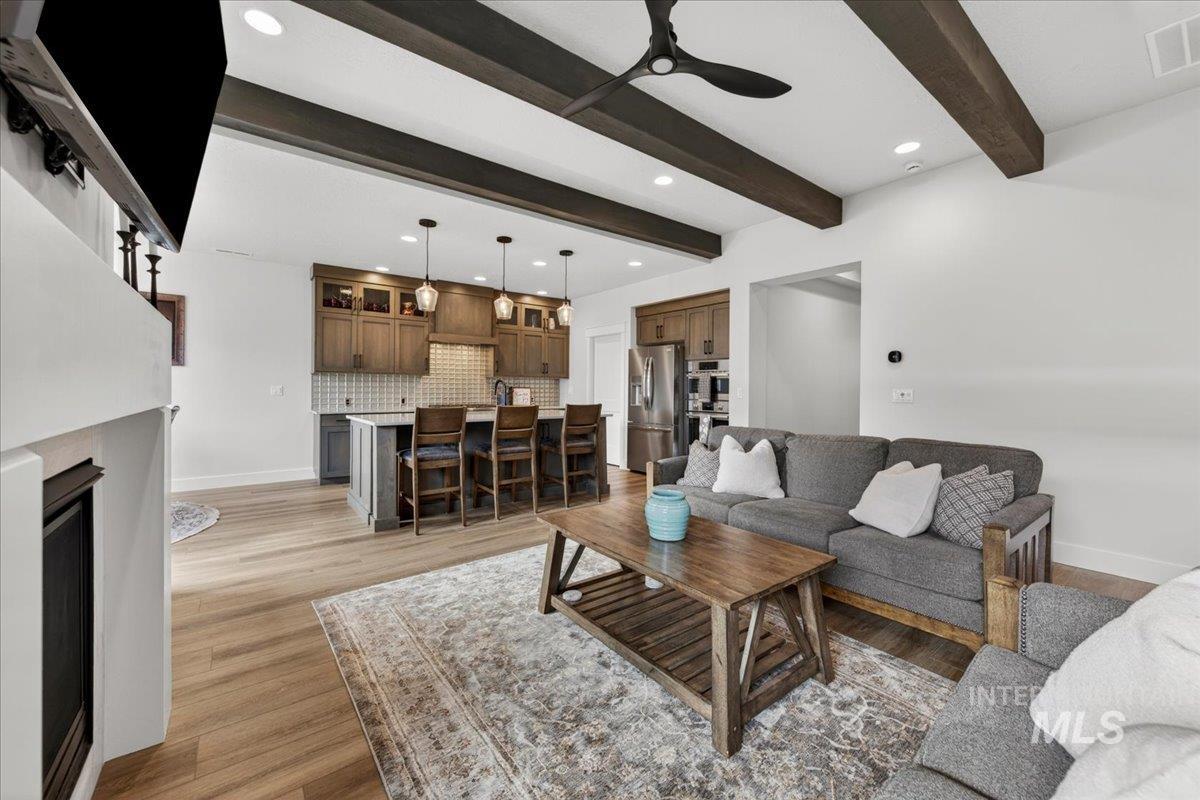 146 N Huntsman Ln, Eagle, Idaho 83616, 3 Bedrooms, 2 Bathrooms, Residential For Sale, Price $649,800, 98982768