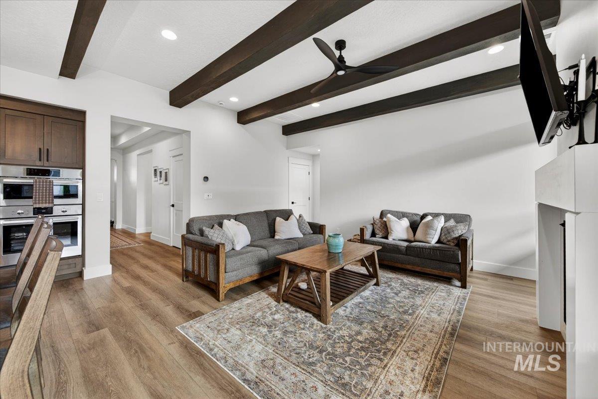 146 N Huntsman Ln, Eagle, Idaho 83616, 3 Bedrooms, 2 Bathrooms, Residential For Sale, Price $649,800, 98982768