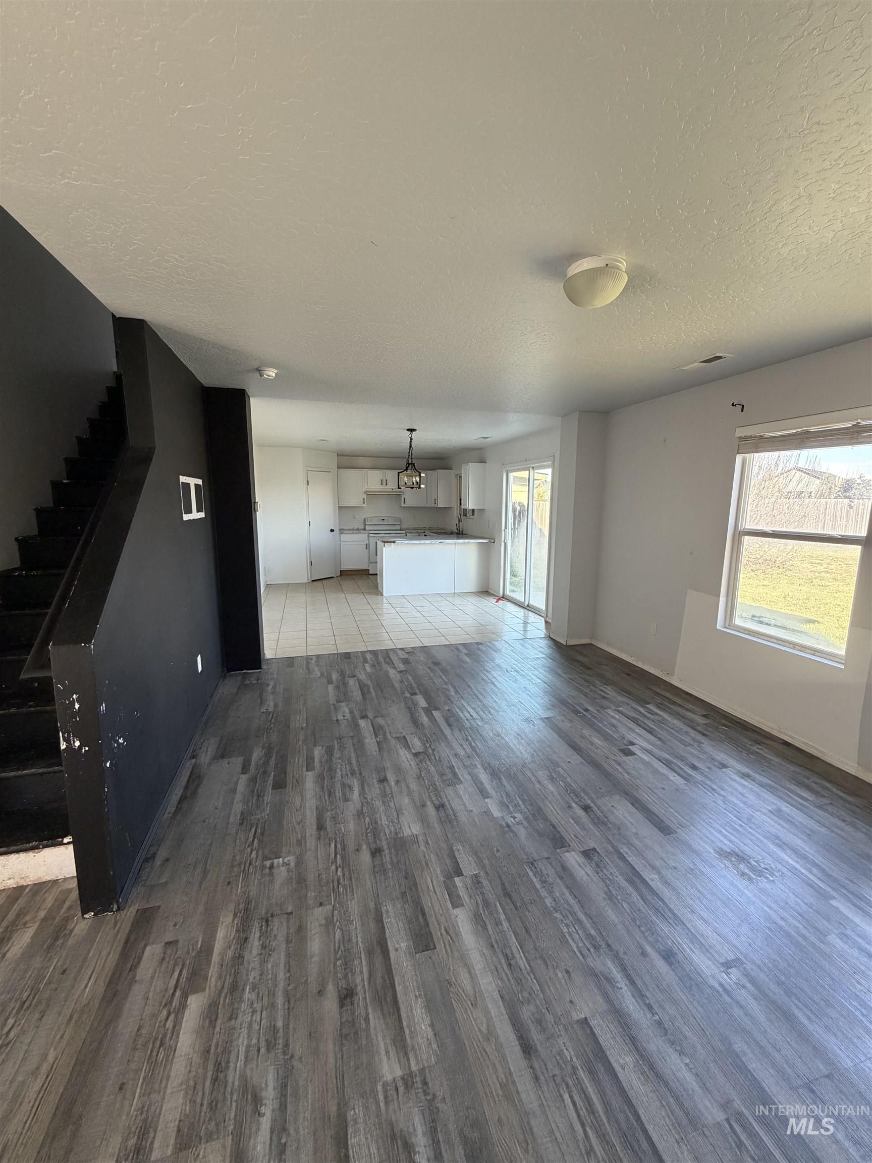 205 Middlepark Way, Caldwell, Idaho 83605, 3 Bedrooms, 2.5 Bathrooms, Residential For Sale, Price $330,000, 98982770