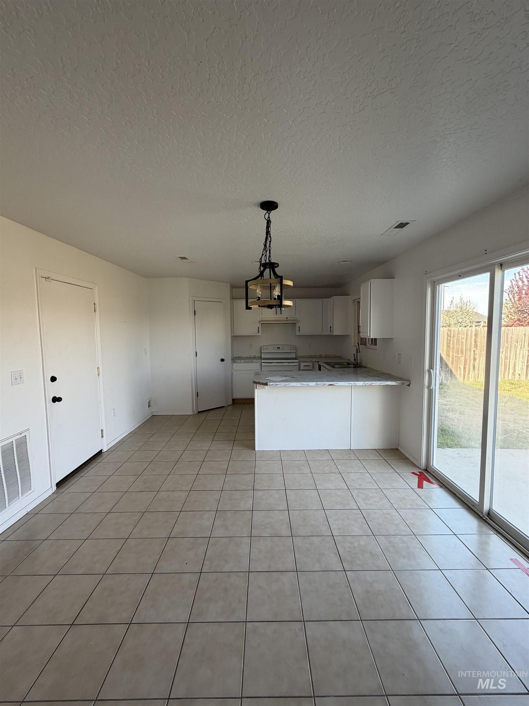 205 Middlepark Way, Caldwell, Idaho 83605, 3 Bedrooms, 2.5 Bathrooms, Residential For Sale, Price $330,000, 98982770