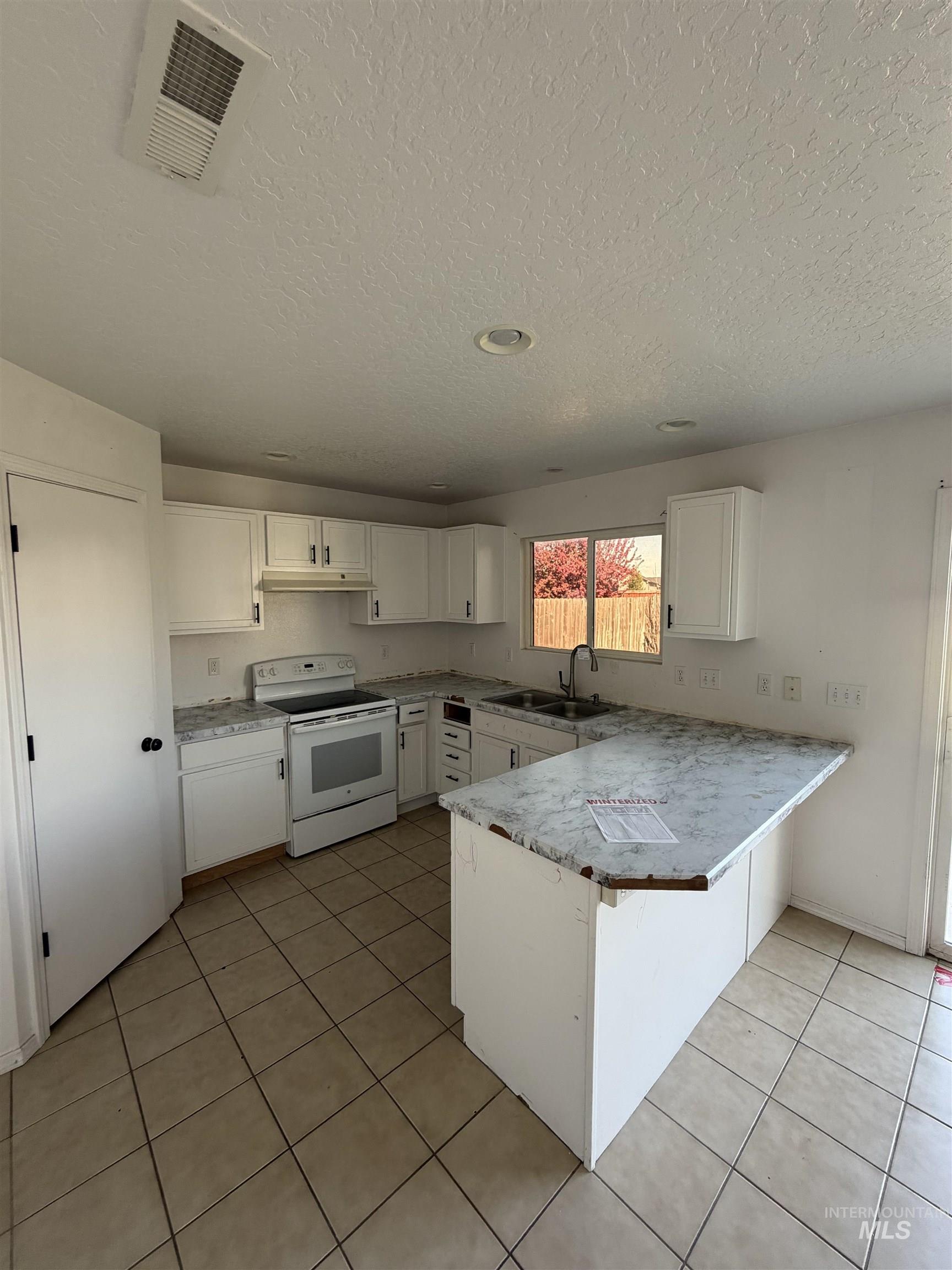 205 Middlepark Way, Caldwell, Idaho 83605, 3 Bedrooms, 2.5 Bathrooms, Residential For Sale, Price $330,000, 98982770