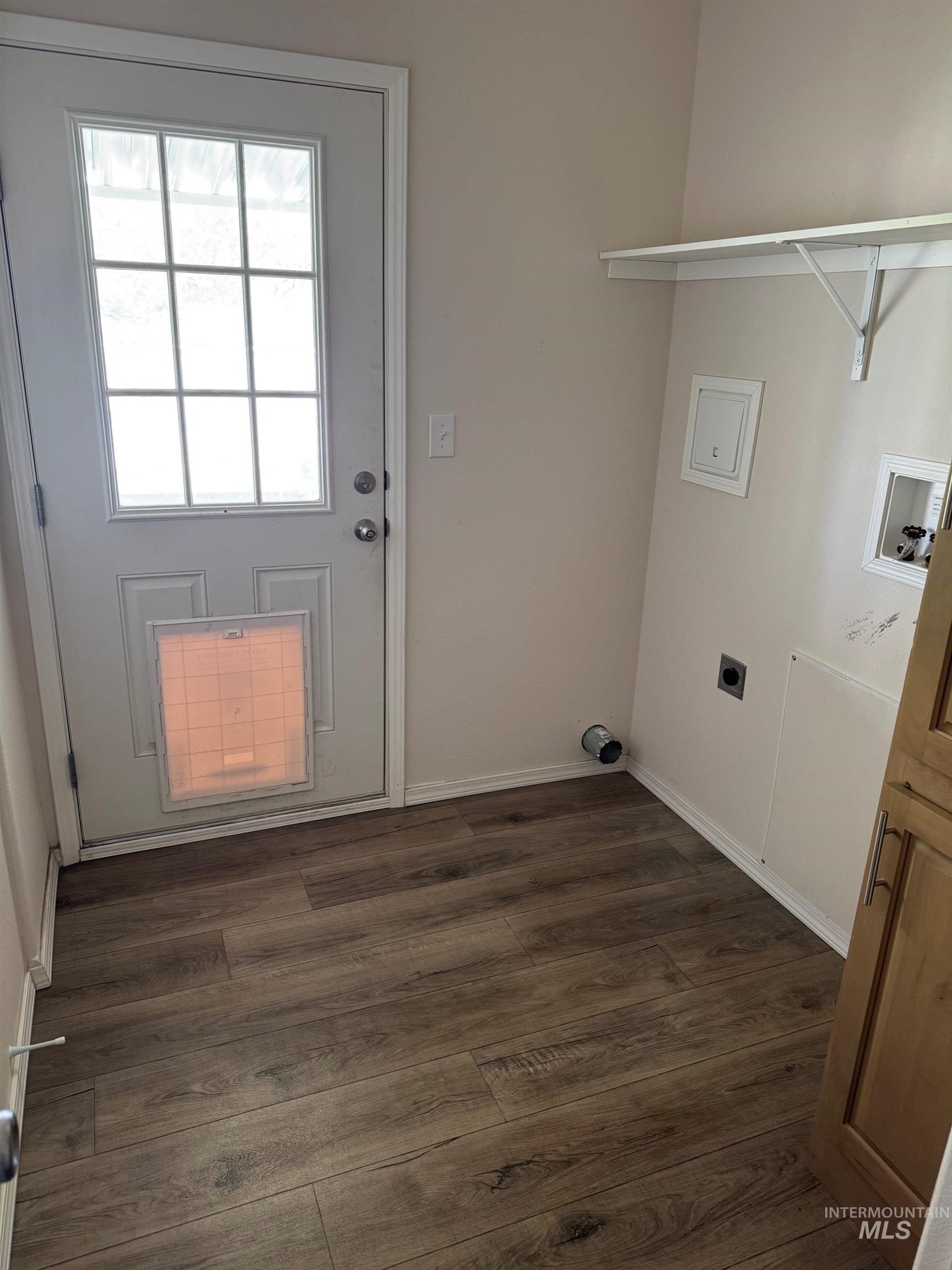 8227 Blue Rim Lane, Boise, Idaho 83716, 3 Bedrooms, 2 Bathrooms, Residential For Sale, Price $193,000,MLS 98982771