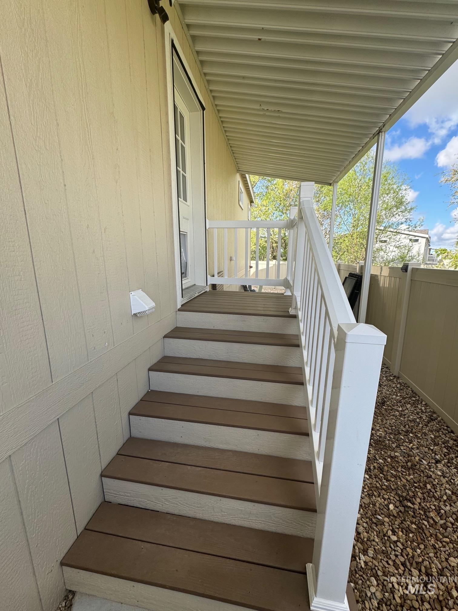 8227 Blue Rim Lane, Boise, Idaho 83716, 3 Bedrooms, 2 Bathrooms, Residential For Sale, Price $193,000,MLS 98982771