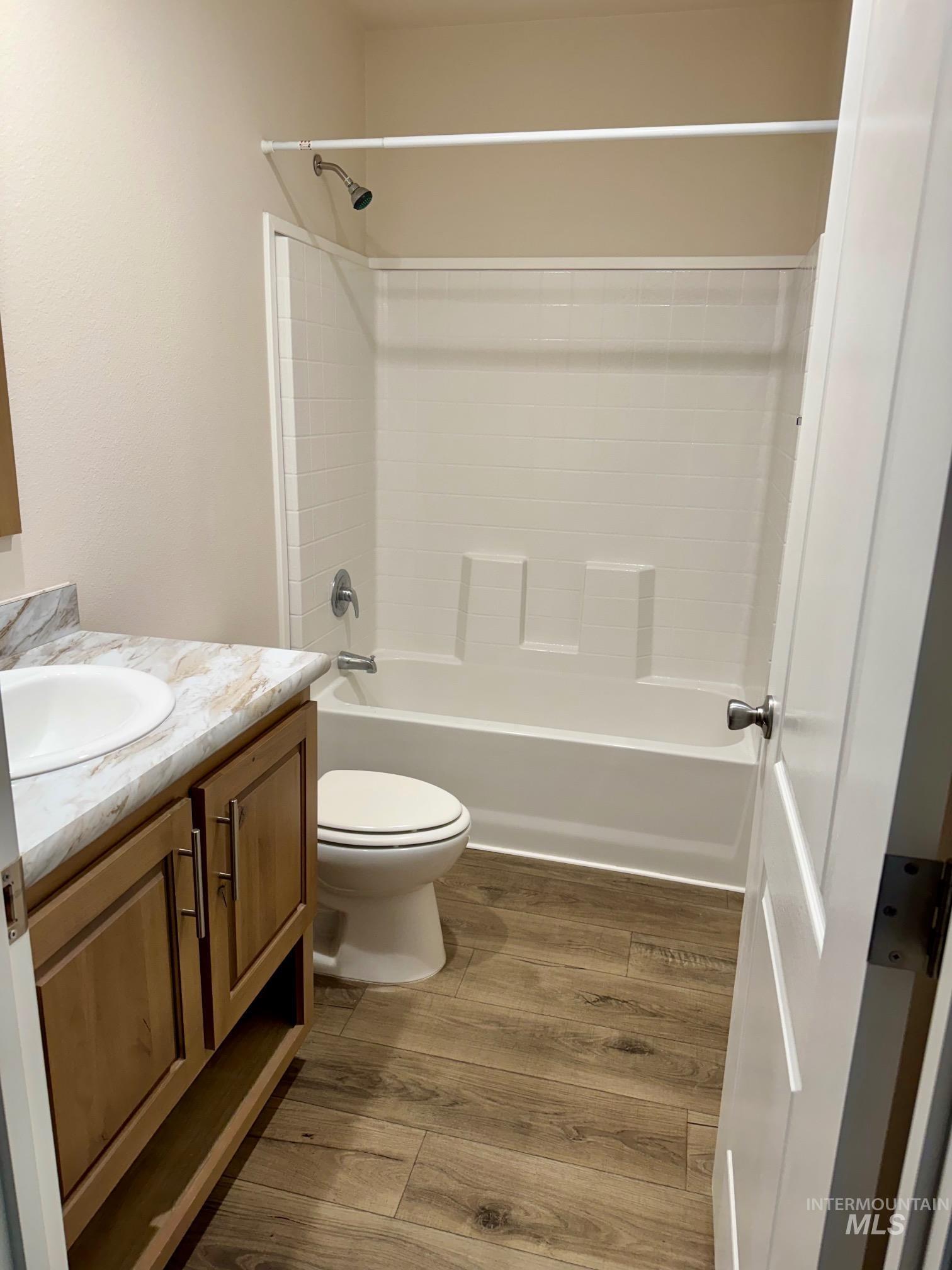 8227 Blue Rim Lane, Boise, Idaho 83716, 3 Bedrooms, 2 Bathrooms, Residential For Sale, Price $193,000,MLS 98982771