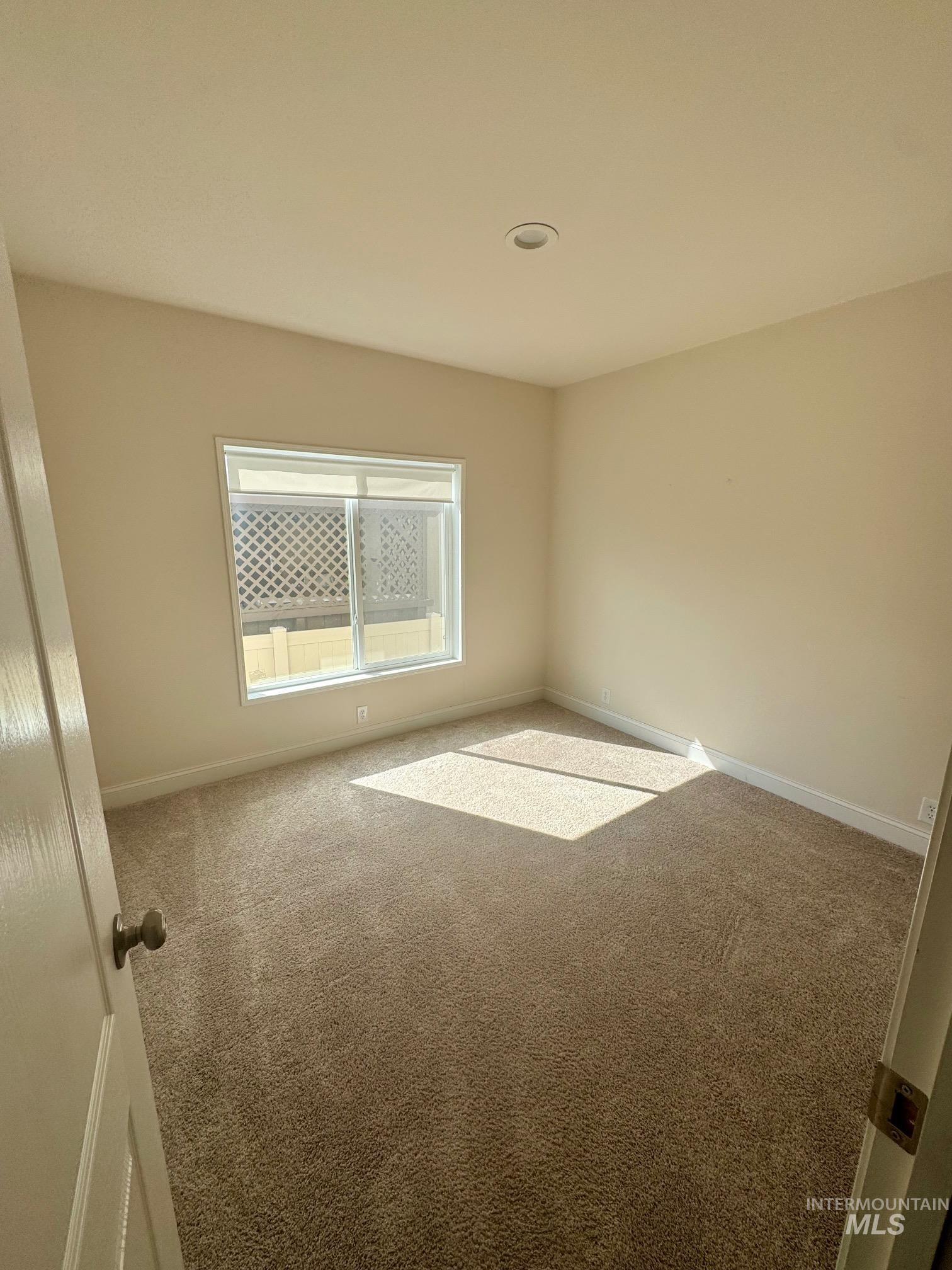 8227 Blue Rim Lane, Boise, Idaho 83716, 3 Bedrooms, 2 Bathrooms, Residential For Sale, Price $193,000,MLS 98982771