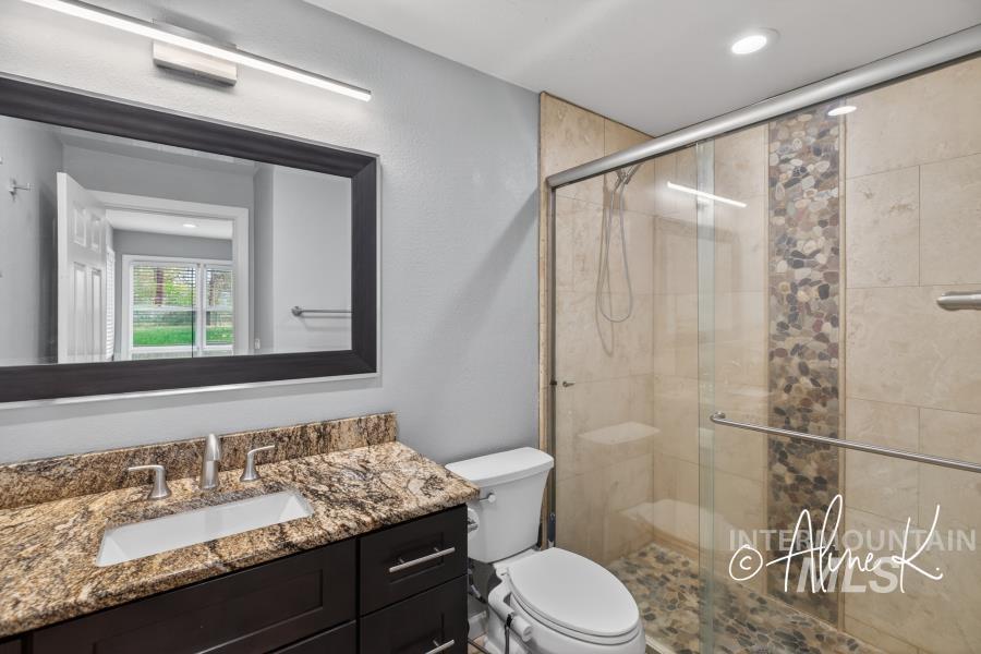 816 S Lynn, Moscow, Idaho 83843, 4 Bedrooms, 3 Bathrooms, Residential For Sale, Price $575,000, 98982772