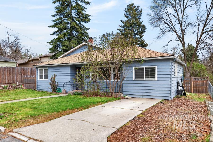 816 S Lynn, Moscow, Idaho 83843, 4 Bedrooms, 3 Bathrooms, Residential For Sale, Price $549,000,MLS 98982772