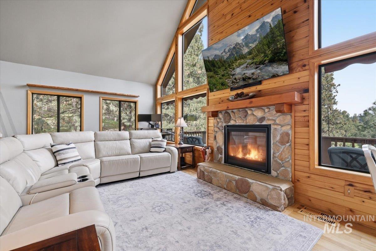 6 Mule Deer Pl, Boise, Idaho 83716, 4 Bedrooms, 3 Bathrooms, Residential For Sale, Price $849,999, 98982774