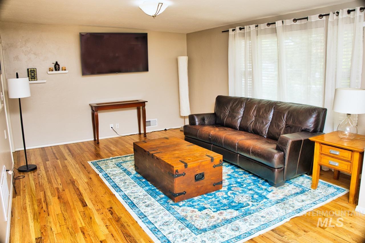 2223 W Spaulding St, Boise, Idaho 83705, 4 Bedrooms, 2 Bathrooms, Residential For Sale, Price $525,000, 98982776