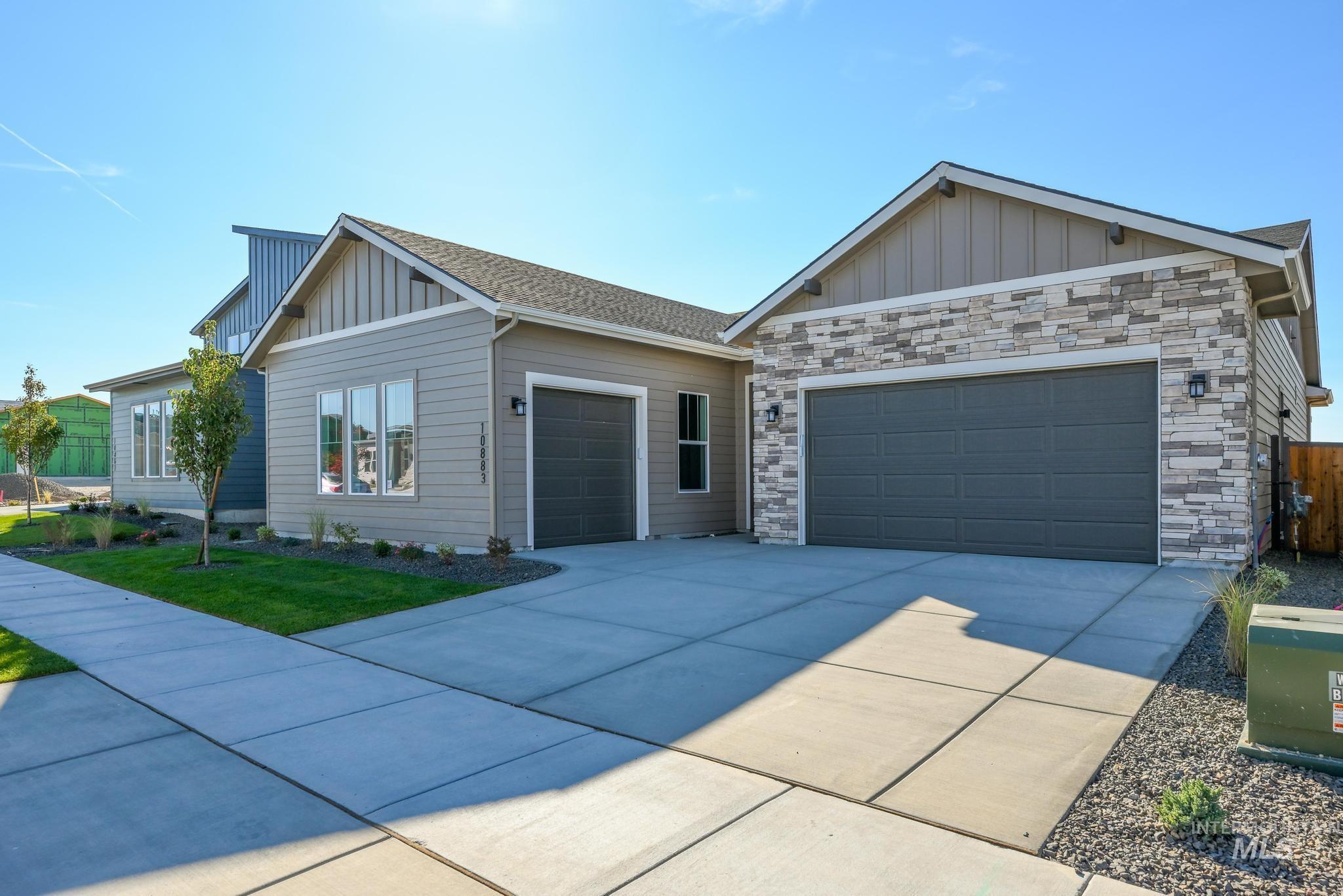 10883 W Wellness St, Kuna, Idaho 83634, 3 Bedrooms, 2.5 Bathrooms, Residential For Sale, Price $654,000,MLS 98982778