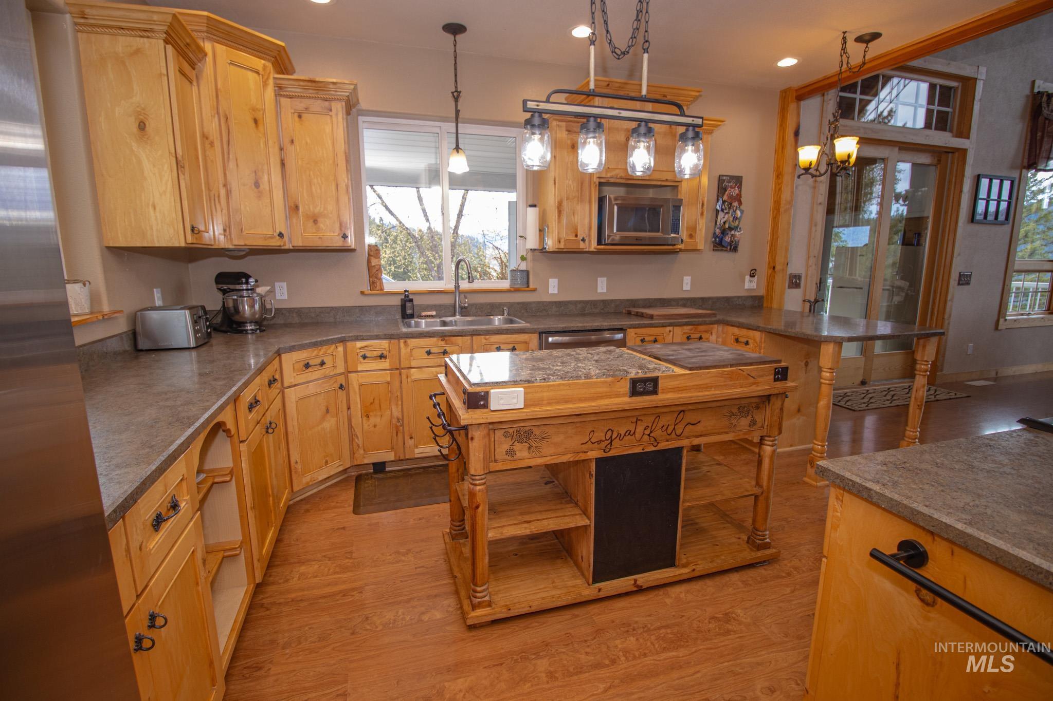 237 Old Dent Rd, Orofino, Idaho 83544, 3 Bedrooms, 2.5 Bathrooms, Residential For Sale, Price $1,475,000, 98982784