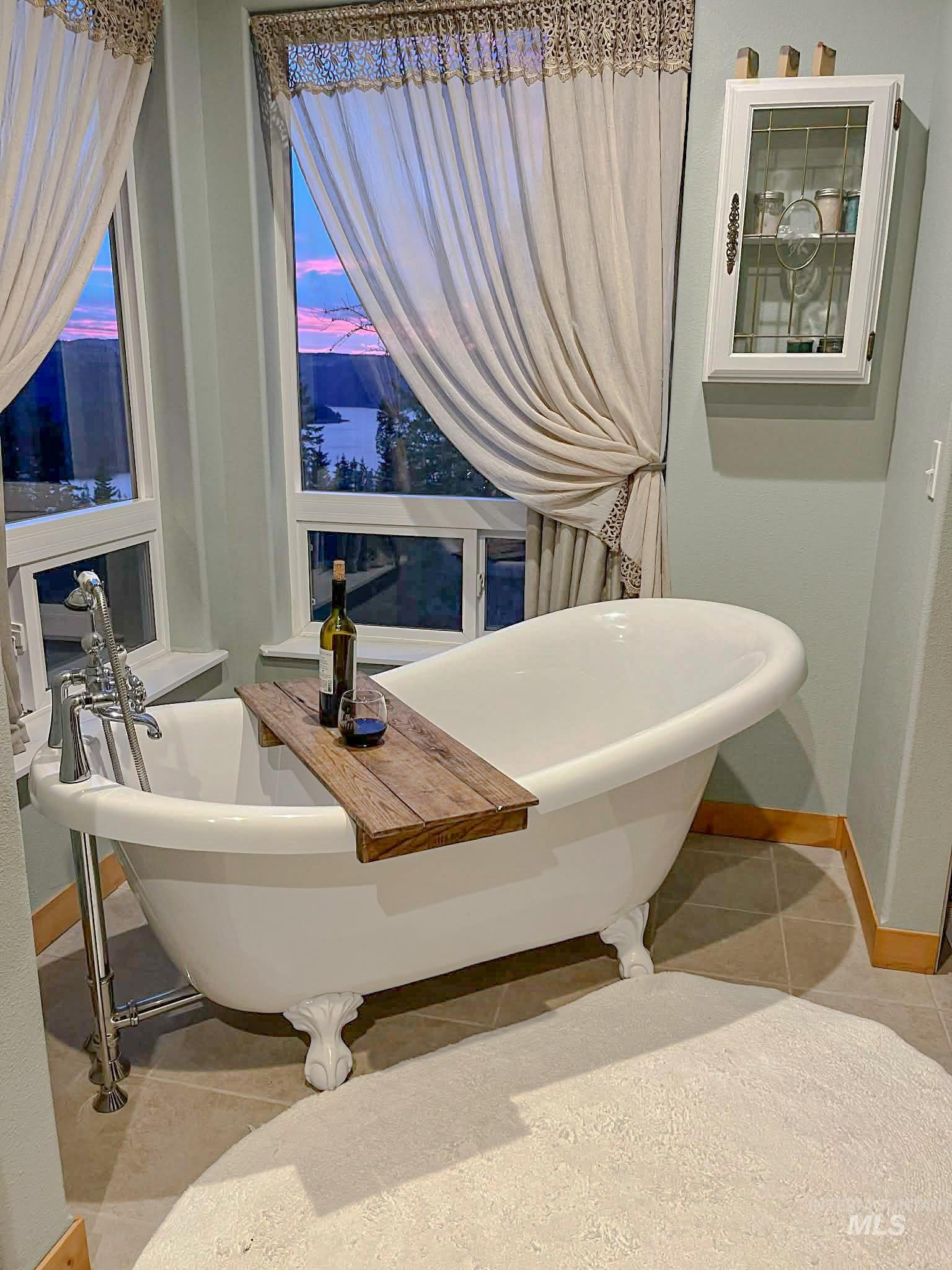 237 Old Dent Rd, Orofino, Idaho 83544, 3 Bedrooms, 2.5 Bathrooms, Residential For Sale, Price $1,475,000, 98982784