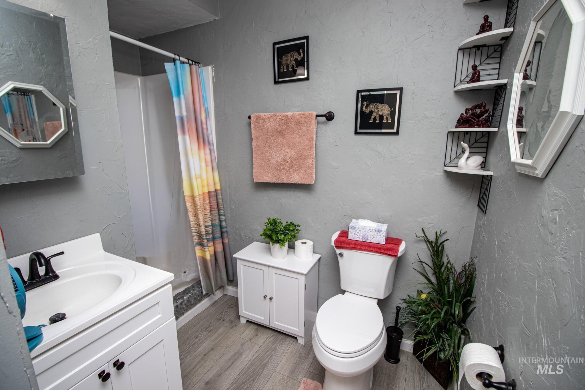 237 Old Dent Rd, Orofino, Idaho 83544, 3 Bedrooms, 2.5 Bathrooms, Residential For Sale, Price $1,475,000, 98982784