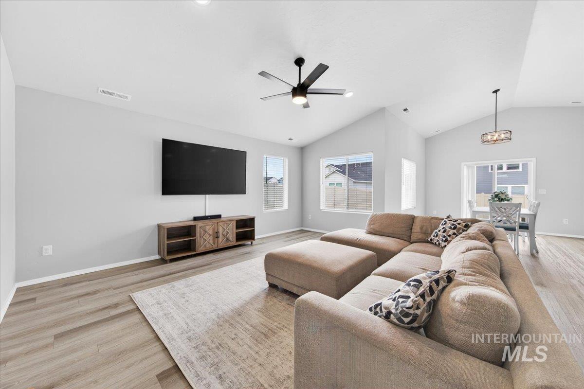 9185 W Candytuft, Nampa, Idaho 83687, 4 Bedrooms, 2 Bathrooms, Residential For Sale, Price $479,900, 98982789