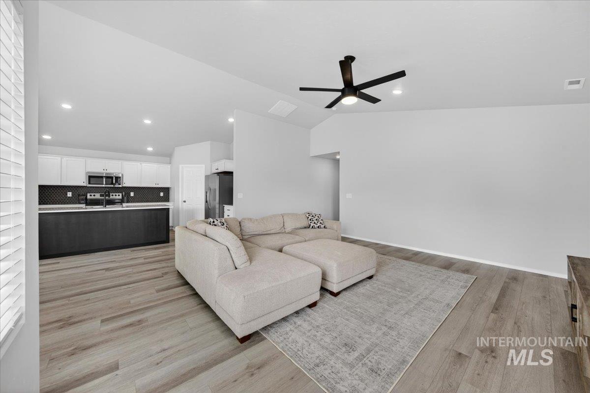 9185 W Candytuft, Nampa, Idaho 83687, 4 Bedrooms, 2 Bathrooms, Residential For Sale, Price $479,900, 98982789