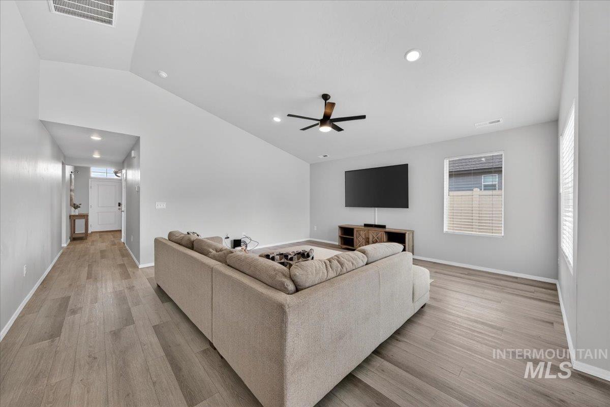 9185 W Candytuft, Nampa, Idaho 83687, 4 Bedrooms, 2 Bathrooms, Residential For Sale, Price $479,900, 98982789