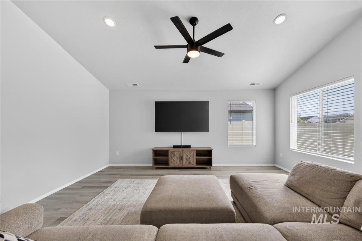 9185 W Candytuft, Nampa, Idaho 83687, 4 Bedrooms, 2 Bathrooms, Residential For Sale, Price $479,900, 98982789