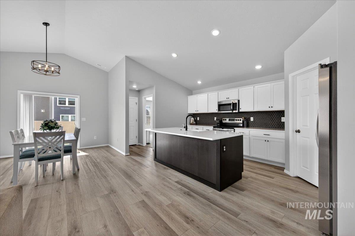 9185 W Candytuft, Nampa, Idaho 83687, 4 Bedrooms, 2 Bathrooms, Residential For Sale, Price $479,900, 98982789