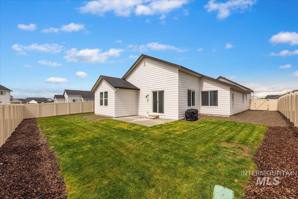 9185 W Candytuft, Nampa, Idaho 83687, 4 Bedrooms, 2 Bathrooms, Residential For Sale, Price $479,900, 98982789