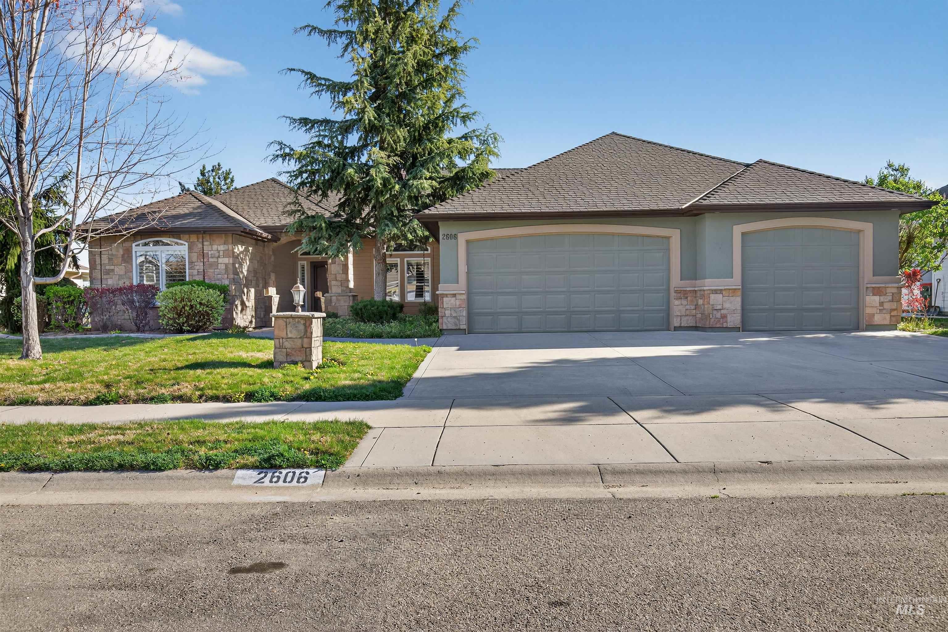 2606 N Waggle Place, Meridian, Idaho 83646, 4 Bedrooms, 3 Bathrooms, Residential For Sale, Price $895,000, 98982790