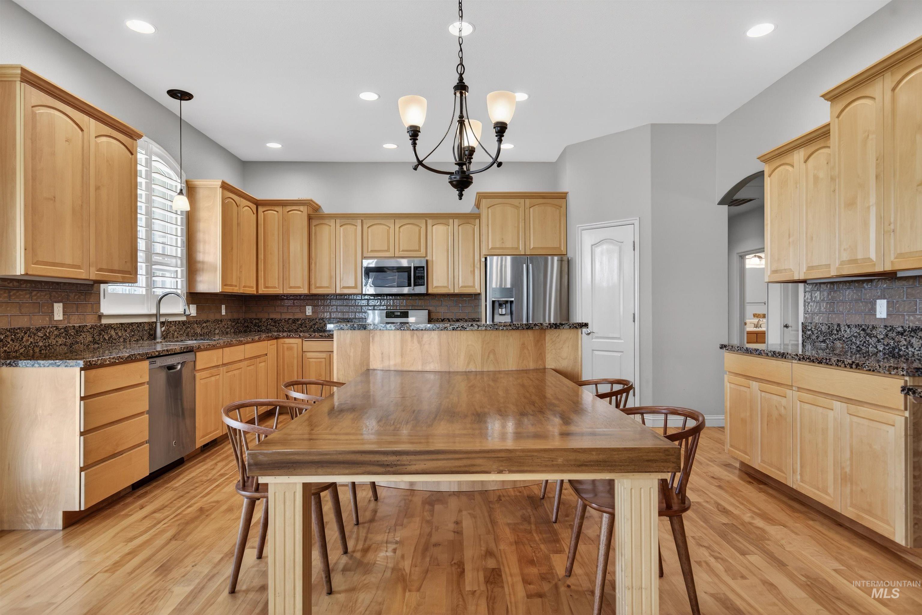 2606 N Waggle Place, Meridian, Idaho 83646, 4 Bedrooms, 3 Bathrooms, Residential For Sale, Price $895,000, 98982790