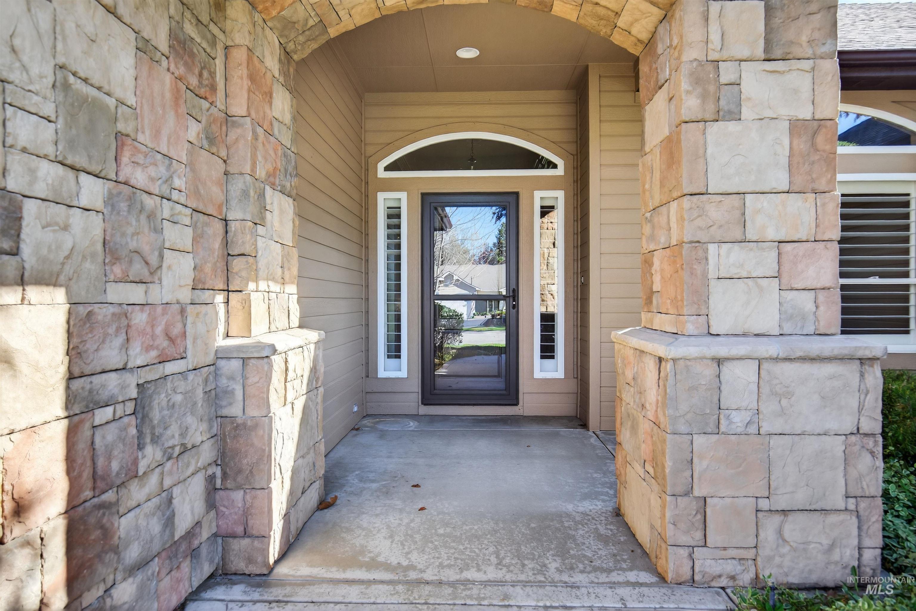 2606 N Waggle Place, Meridian, Idaho 83646, 4 Bedrooms, 3 Bathrooms, Residential For Sale, Price $895,000, 98982790