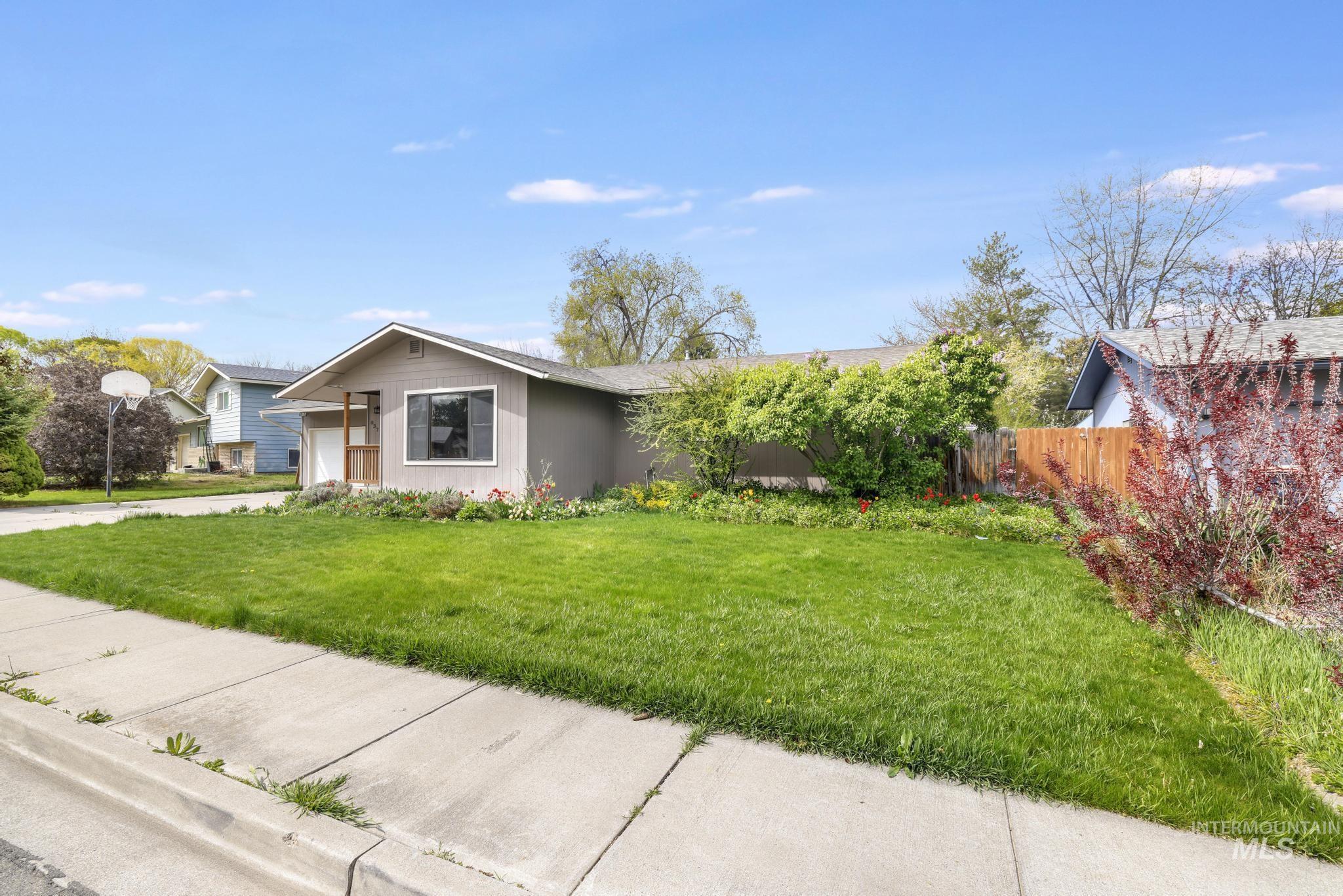 837 Capri Drive, Twin Falls, Idaho 83301, 5 Bedrooms, 3 Bathrooms, Residential For Sale, Price $380,000, 98982791