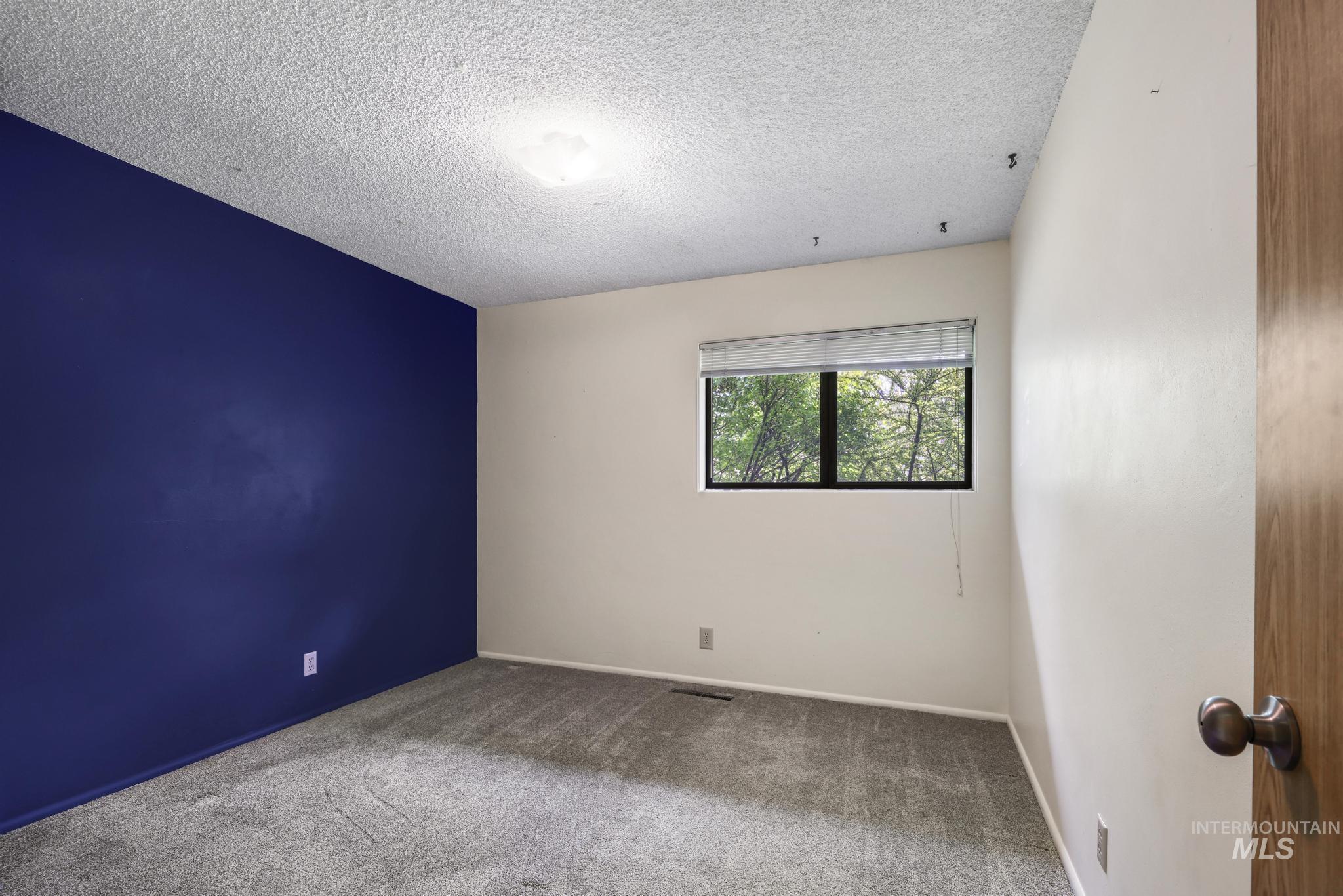 837 Capri Drive, Twin Falls, Idaho 83301, 5 Bedrooms, 3 Bathrooms, Residential For Sale, Price $380,000, 98982791