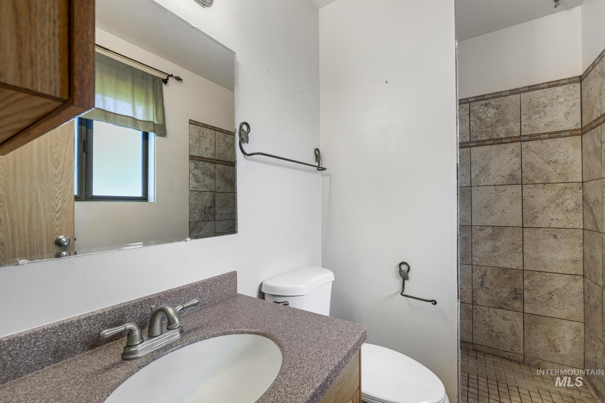 837 Capri Drive, Twin Falls, Idaho 83301, 5 Bedrooms, 3 Bathrooms, Residential For Sale, Price $380,000, 98982791