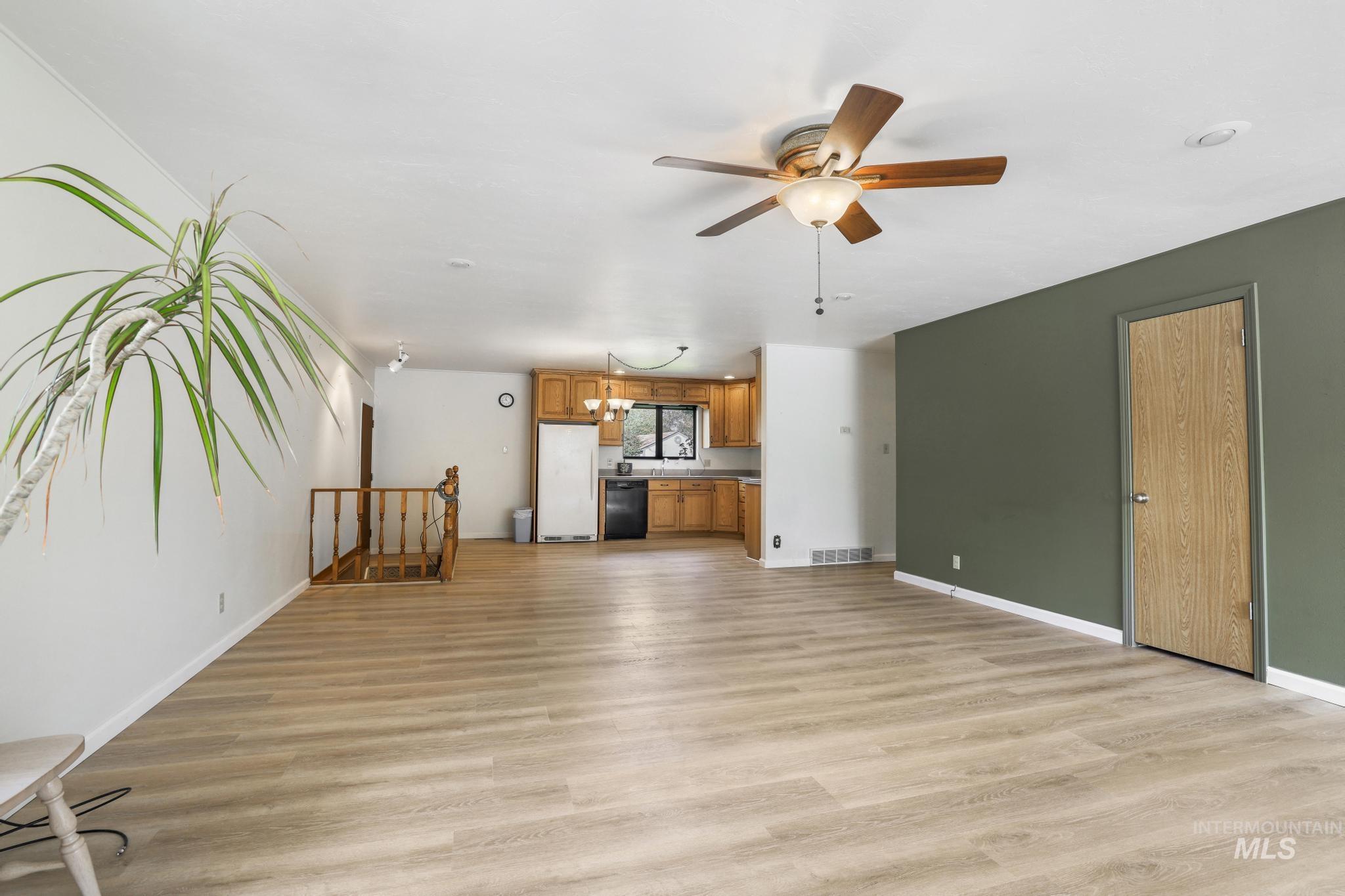 837 Capri Drive, Twin Falls, Idaho 83301, 5 Bedrooms, 3 Bathrooms, Residential For Sale, Price $380,000, 98982791