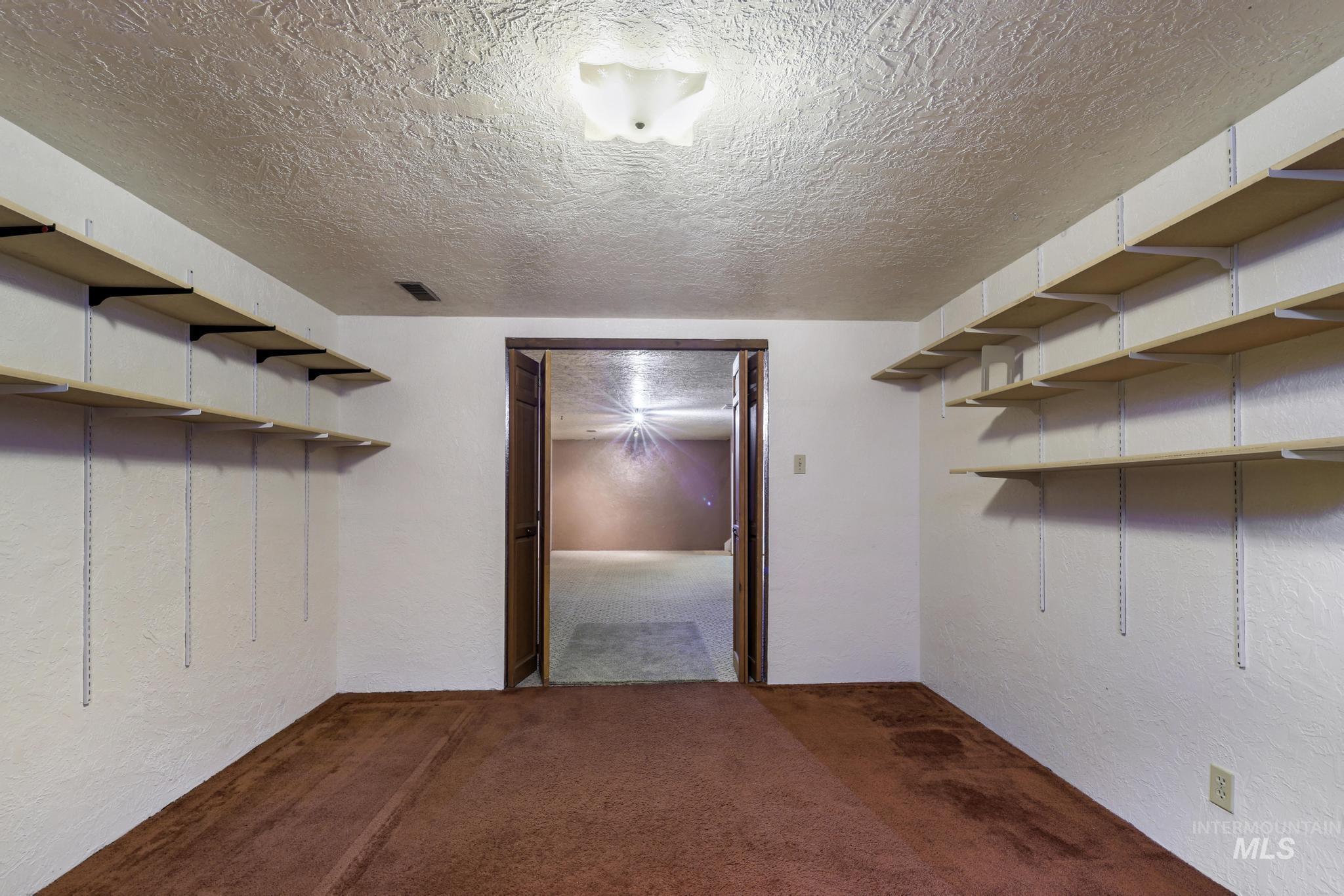 837 Capri Drive, Twin Falls, Idaho 83301, 5 Bedrooms, 3 Bathrooms, Residential For Sale, Price $380,000, 98982791