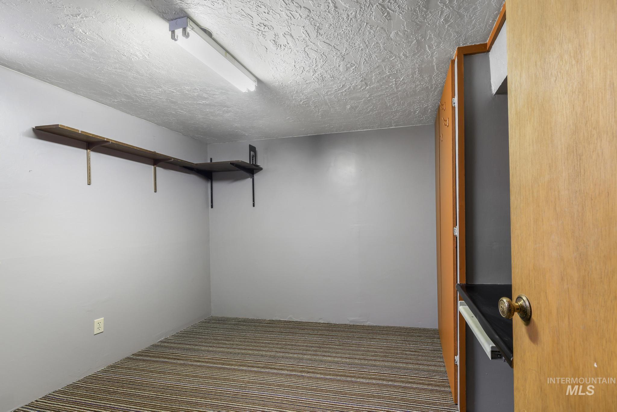 837 Capri Drive, Twin Falls, Idaho 83301, 5 Bedrooms, 3 Bathrooms, Residential For Sale, Price $380,000, 98982791