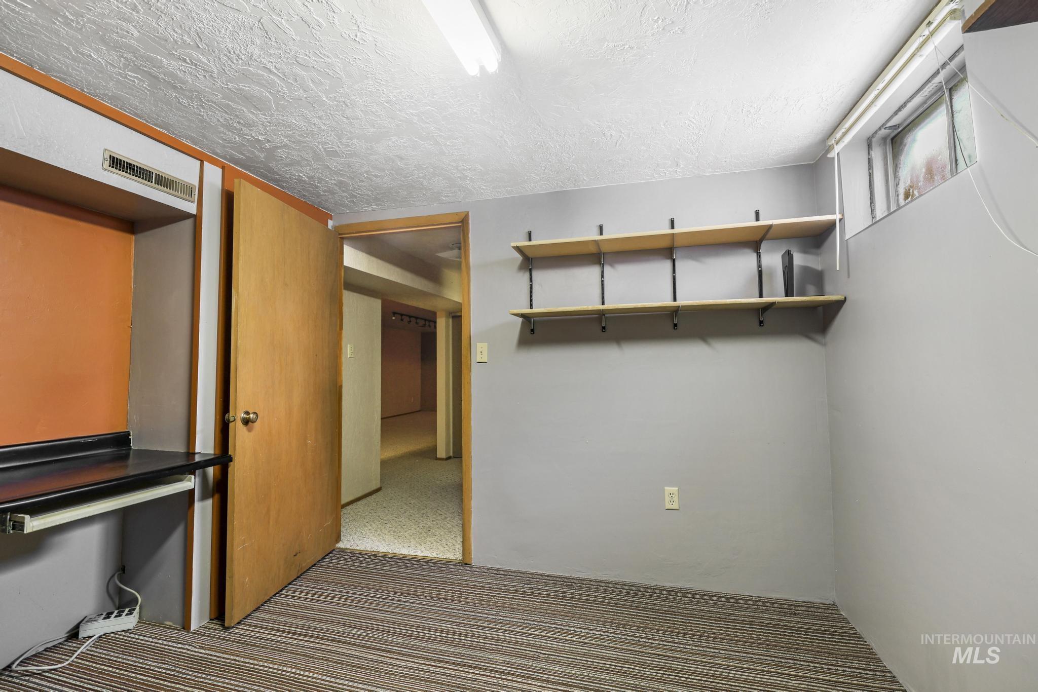 837 Capri Drive, Twin Falls, Idaho 83301, 5 Bedrooms, 3 Bathrooms, Residential For Sale, Price $380,000, 98982791