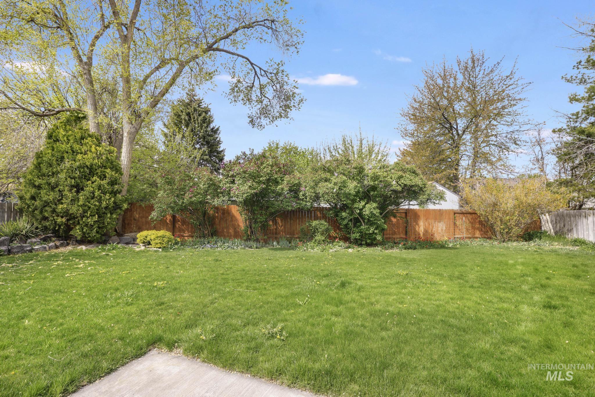 837 Capri Drive, Twin Falls, Idaho 83301, 5 Bedrooms, 3 Bathrooms, Residential For Sale, Price $380,000, 98982791