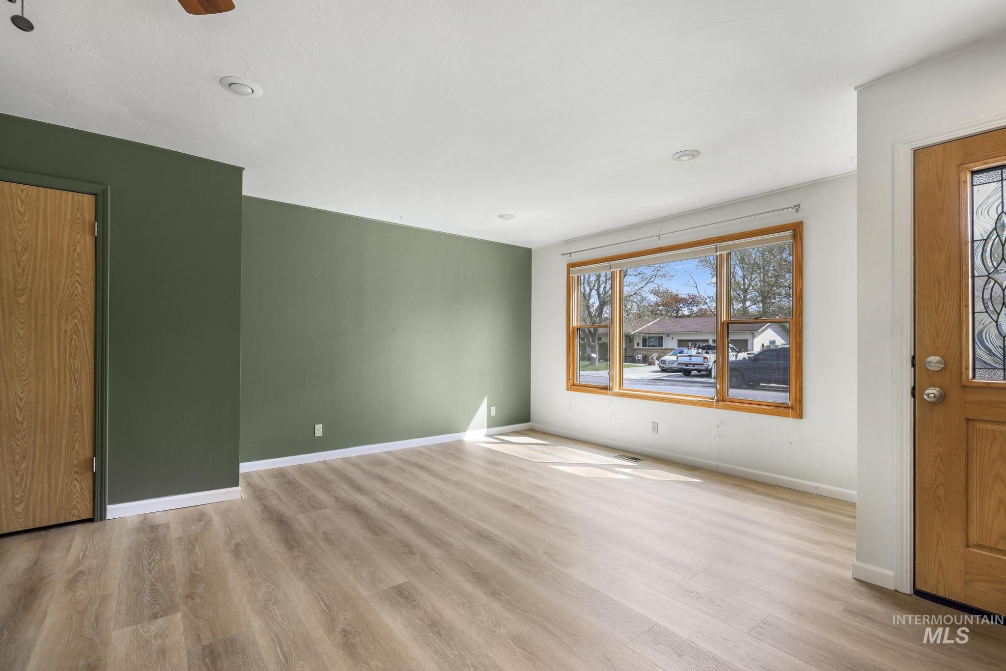 837 Capri Drive, Twin Falls, Idaho 83301, 5 Bedrooms, 3 Bathrooms, Residential For Sale, Price $380,000, 98982791