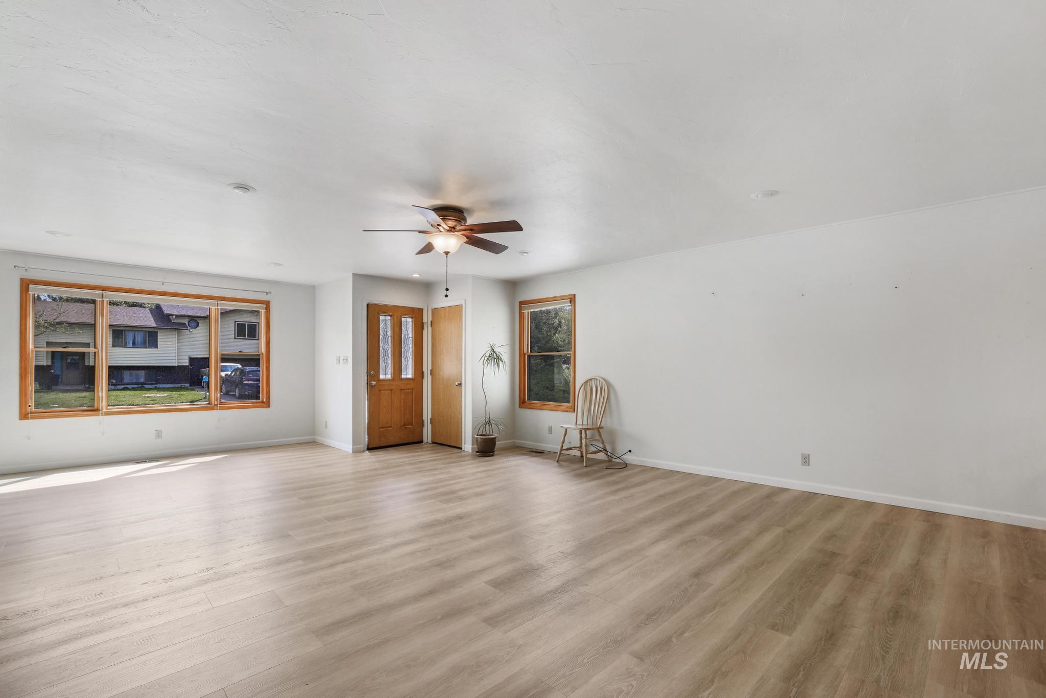 837 Capri Drive, Twin Falls, Idaho 83301, 5 Bedrooms, 3 Bathrooms, Residential For Sale, Price $380,000, 98982791