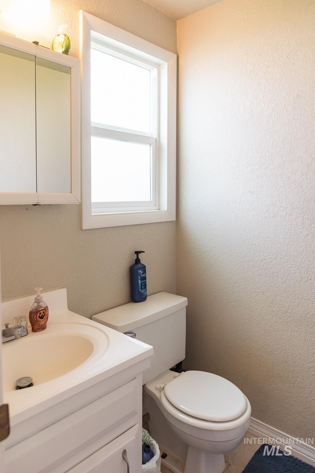 1145 SW 11th Avenue, Ontario, Oregon 97914, 5 Bedrooms, 3 Bathrooms, Residential For Sale, Price $399,900, 98982792