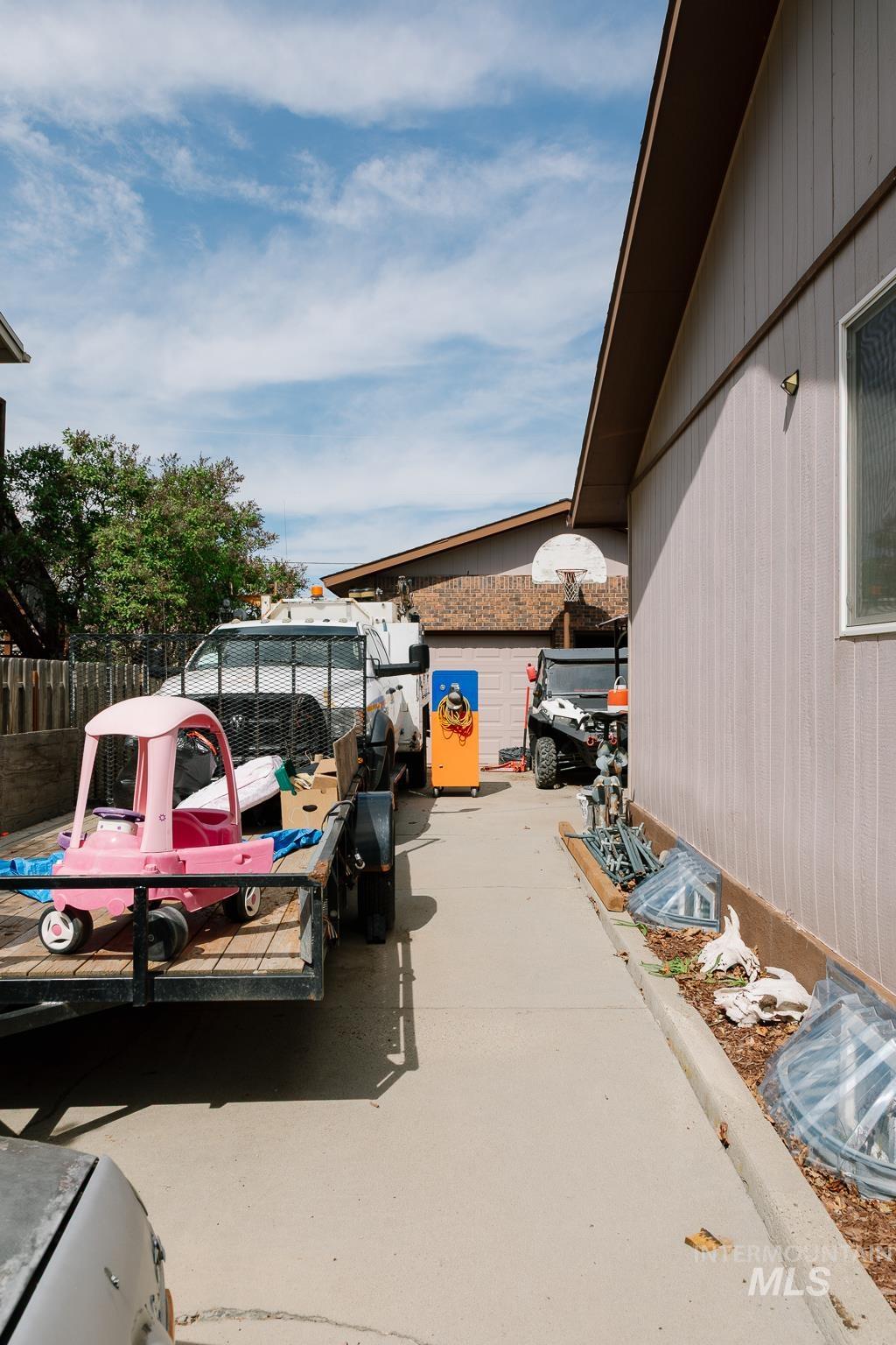 1145 SW 11th Avenue, Ontario, Oregon 97914, 5 Bedrooms, 3 Bathrooms, Residential For Sale, Price $399,900, 98982792