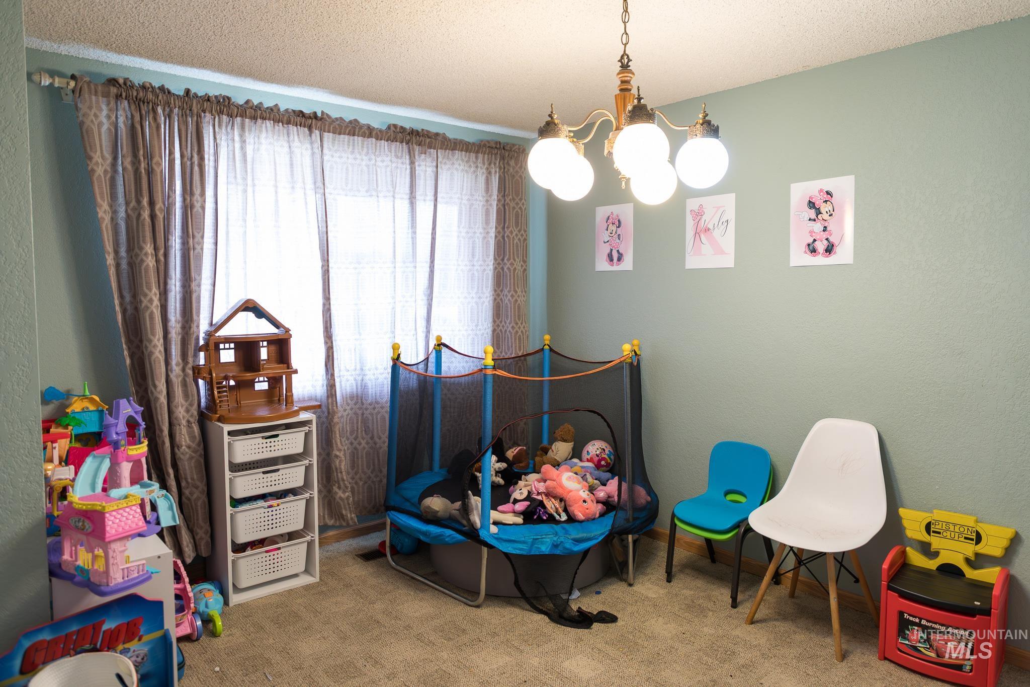 1145 SW 11th Avenue, Ontario, Oregon 97914, 5 Bedrooms, 3 Bathrooms, Residential For Sale, Price $399,900, 98982792