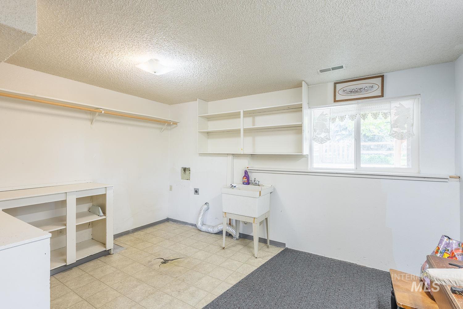 12668 Wild Rose, Nampa, Idaho 83686, 3 Bedrooms, 2 Bathrooms, Residential For Sale, Price $629,000,MLS 98982793