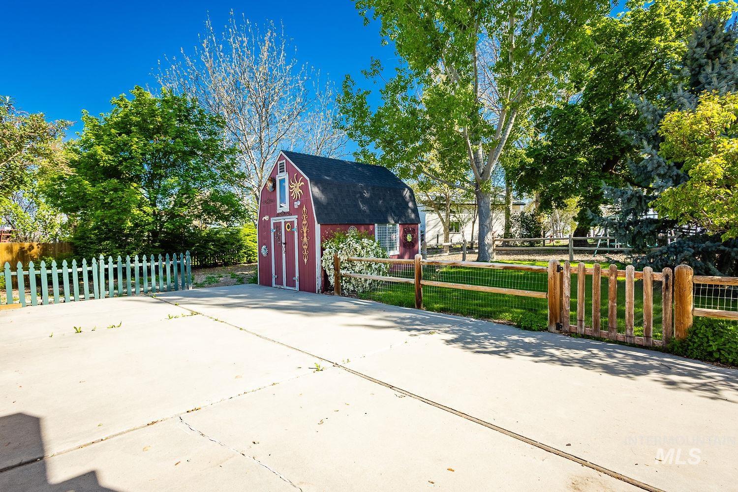 12668 Wild Rose, Nampa, Idaho 83686, 3 Bedrooms, 2 Bathrooms, Residential For Sale, Price $629,000,MLS 98982793