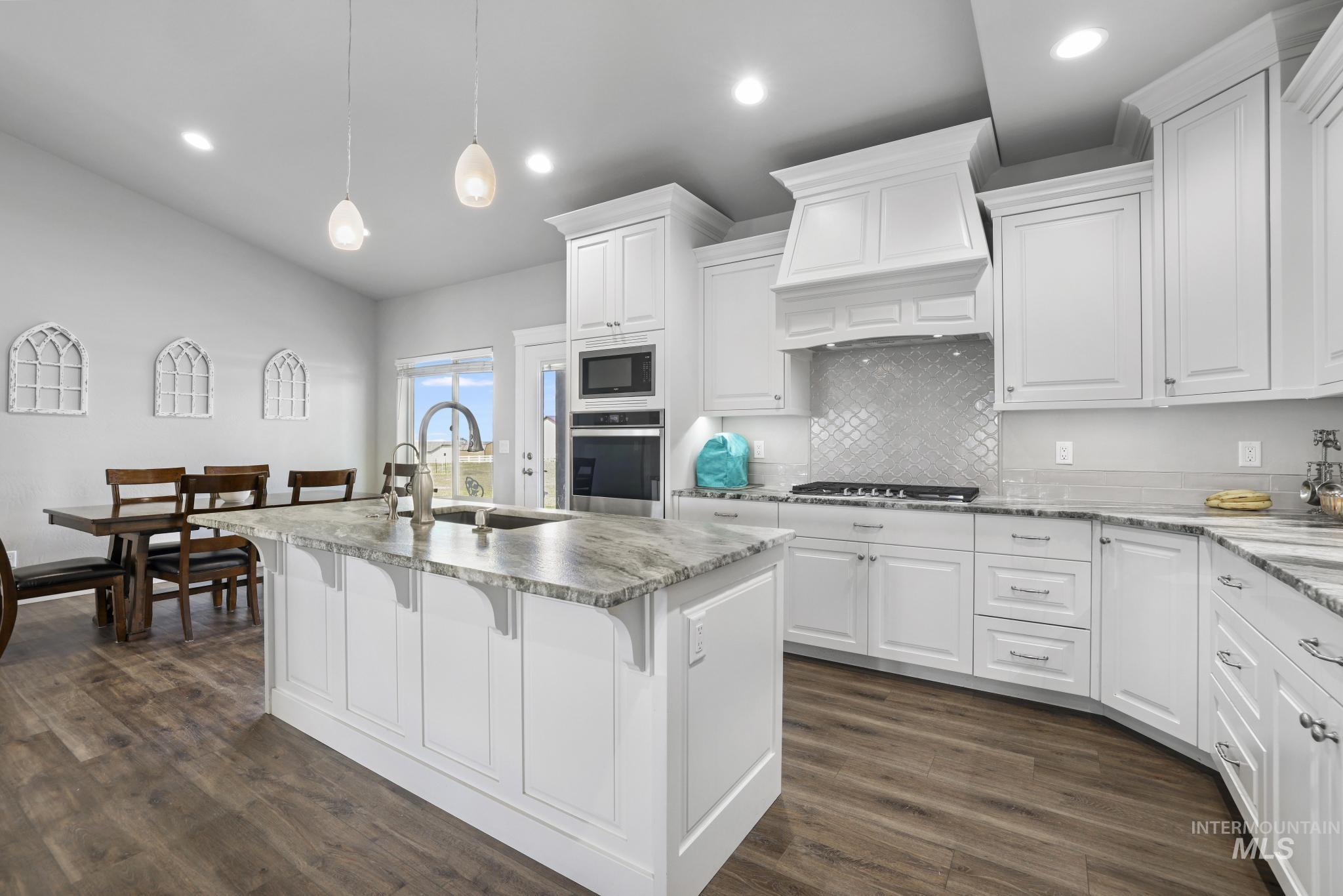 3734 N 2469 E, Twin Falls, Idaho 83301, 5 Bedrooms, 3 Bathrooms, Residential For Sale, Price $749,000, 98982796