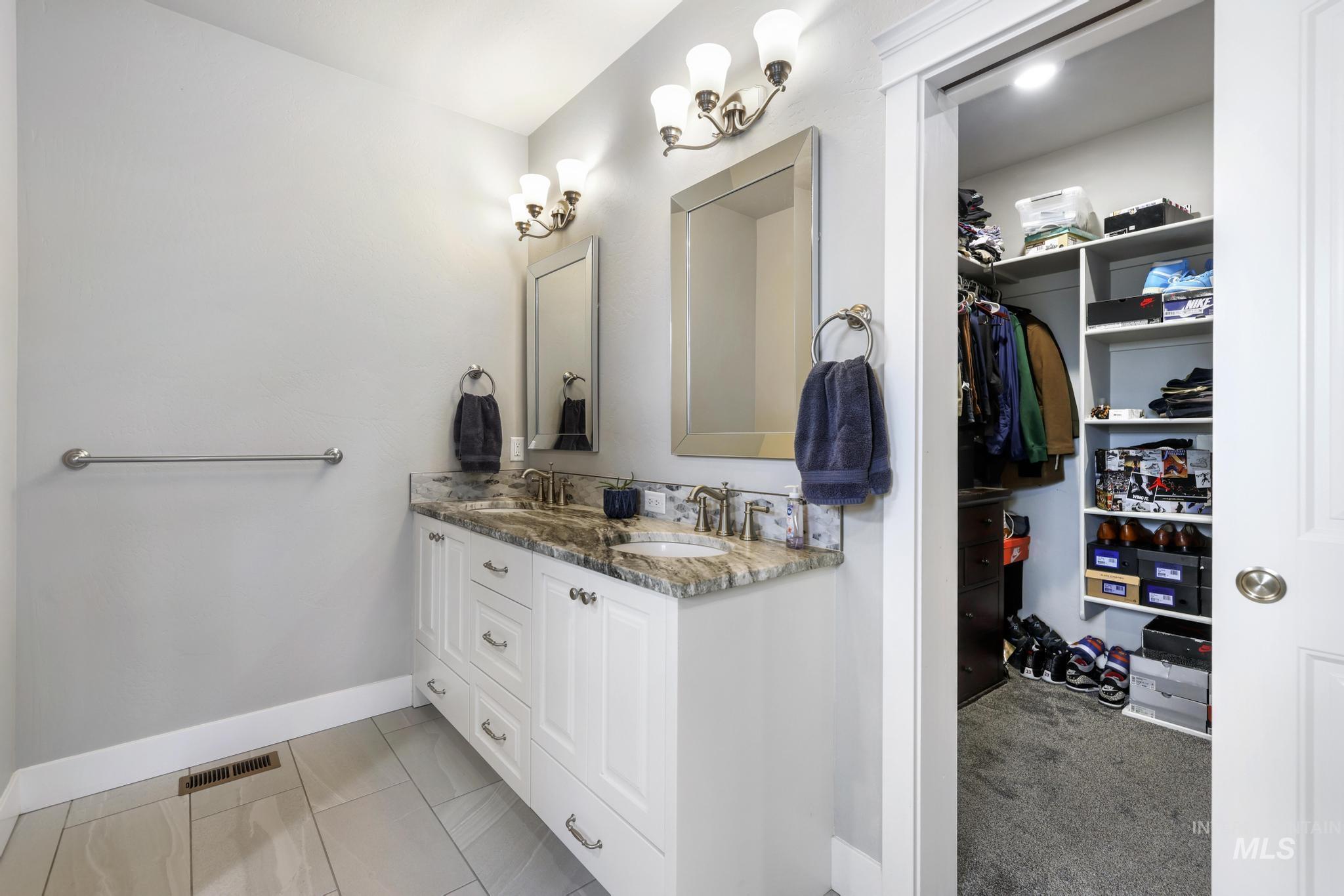 3734 N 2469 E, Twin Falls, Idaho 83301, 5 Bedrooms, 3 Bathrooms, Residential For Sale, Price $749,000, 98982796