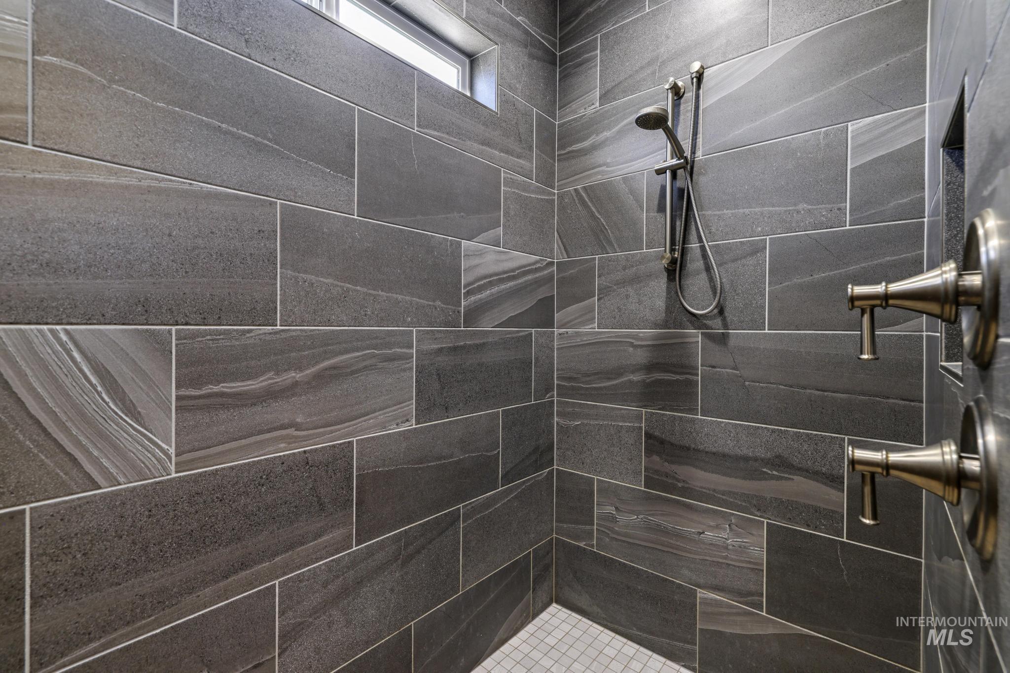 3734 N 2469 E, Twin Falls, Idaho 83301, 5 Bedrooms, 3 Bathrooms, Residential For Sale, Price $749,000, 98982796