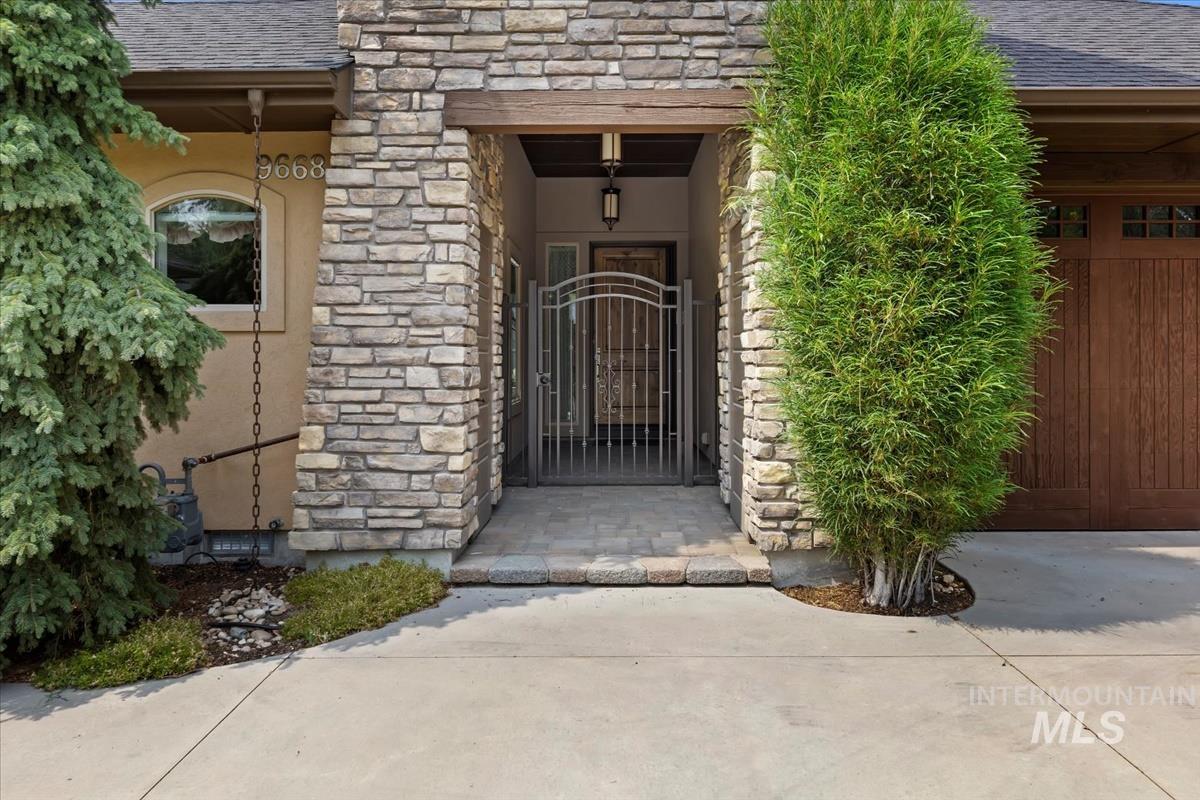 9668 W Tributary Ln, Boise, Idaho 83714, 2 Bedrooms, 2.5 Bathrooms, Residential For Sale, Price $718,000, 98982799