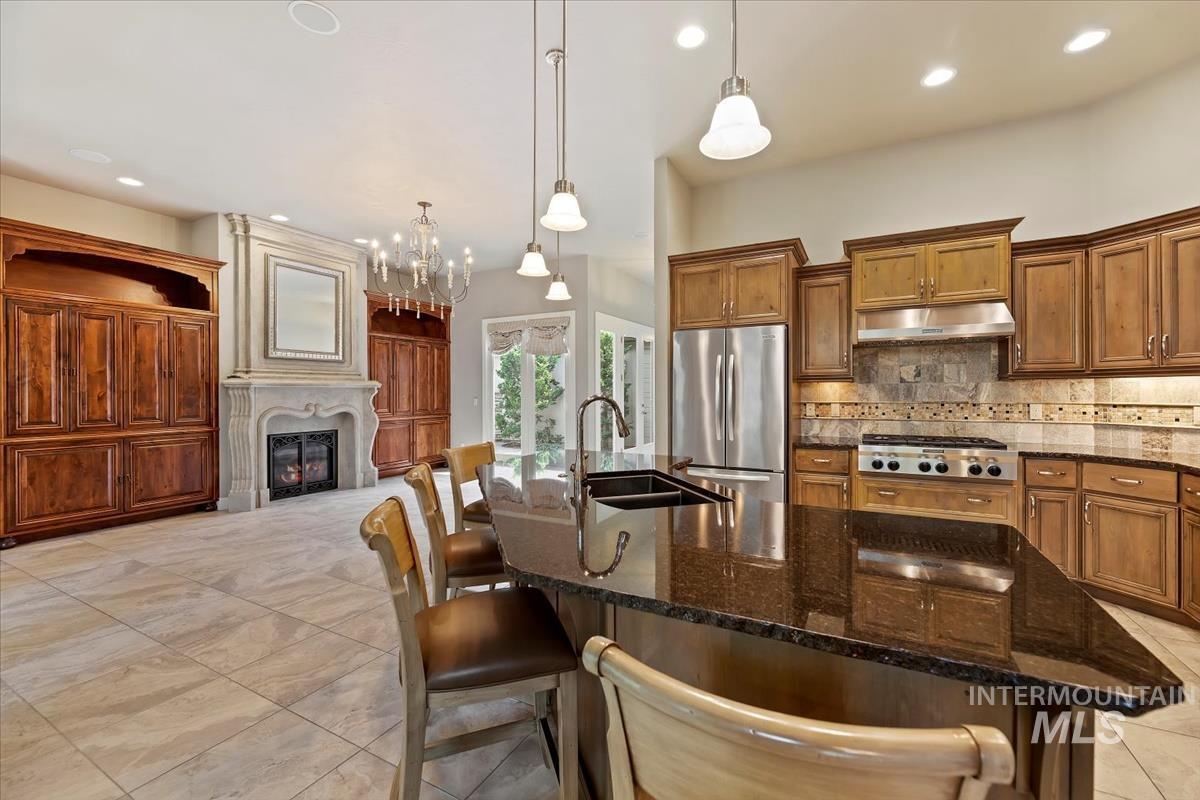 9668 W Tributary Ln, Boise, Idaho 83714, 2 Bedrooms, 2.5 Bathrooms, Residential For Sale, Price $718,000, 98982799