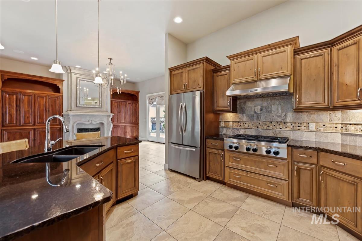 9668 W Tributary Ln, Boise, Idaho 83714, 2 Bedrooms, 2.5 Bathrooms, Residential For Sale, Price $718,000, 98982799