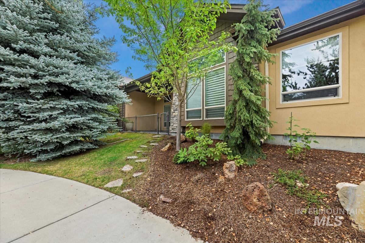 9668 W Tributary Ln, Boise, Idaho 83714, 2 Bedrooms, 2.5 Bathrooms, Residential For Sale, Price $718,000, 98982799