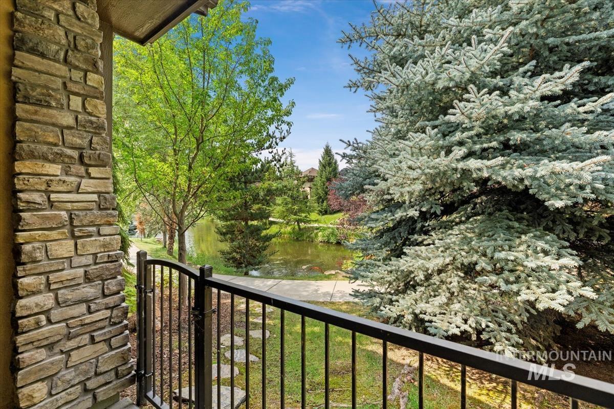 9668 W Tributary Ln, Boise, Idaho 83714, 2 Bedrooms, 2.5 Bathrooms, Residential For Sale, Price $718,000, 98982799